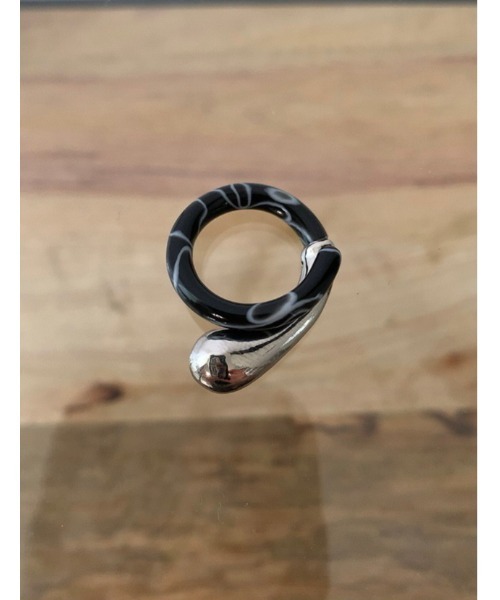 mou(モウ)の「トップカラークリアリング(リング・レディース・シルバー/ゴールド/ブラウン/イエロー/ピンク/ブラック/ホワイト/ホワイト系その他・FREE)」の3枚目の写真
