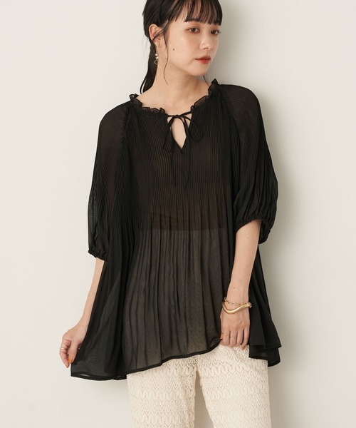 earth music&ecology(アースミュージックアンドエコロジー)の「シフォンプリーツ2wayブラウス *(シャツ/ブラウス・レディース・ブラック/アイボリー/ミント/ドット/ライトベージュ/ブラック系その他5・FREE)」の3枚目の写真