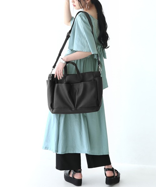 osharewalker（オシャレウォーカー）の「【廃盤】『大容量2wayデザインバッグ』（トートバッグ・レディース・アイボリー/ブラック/キャメル・FREE）」の7枚目の写真