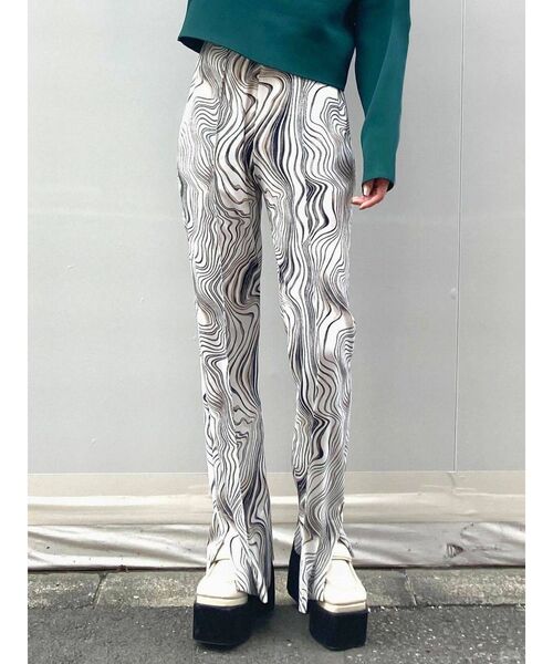 EMODA（エモダ）の「フロントタックフレアパンツ（その他パンツ・レディース・ブラック/オレンジ/グリーン/その他・SMALL/MEDIUM）」の4枚目の写真