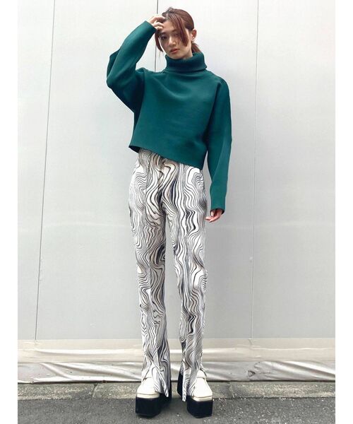 EMODA（エモダ）の「フロントタックフレアパンツ（その他パンツ・レディース・ブラック/オレンジ/グリーン/その他・SMALL/MEDIUM）」の6枚目の写真