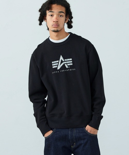 Alpha Industries（アルファインダストリーズ）の「ブランドロゴ クルーネックスウェット　無地/カモ柄（スウェット・メンズ・ブラック/ブラック系その他/ブラック系その他2/ヘザーグレー/グレイッシュベージュ/ブルー系その他/グレイッシュブルー・LARGE/X-LARGE/MEDIUM）」の3枚目の写真