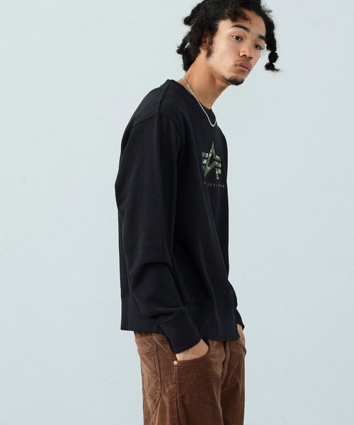 Alpha Industries（アルファインダストリーズ）の「ブランドロゴ クルーネックスウェット　無地/カモ柄（スウェット・メンズ・ブラック/ブラック系その他/ブラック系その他2/ヘザーグレー/グレイッシュベージュ/ブルー系その他/グレイッシュブルー・LARGE/X-LARGE/MEDIUM）」の14枚目の写真