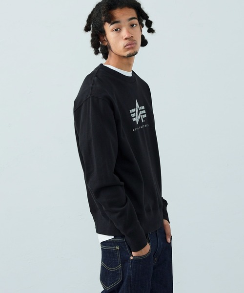 Alpha Industries（アルファインダストリーズ）の「ブランドロゴ クルーネックスウェット　無地/カモ柄（スウェット・メンズ・ブラック/ブラック系その他/ブラック系その他2/ヘザーグレー/グレイッシュベージュ/ブルー系その他/グレイッシュブルー・LARGE/X-LARGE/MEDIUM）」の18枚目の写真