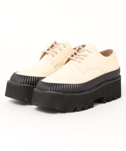 GeeRA(ジーラ)の「レースアップトラックソールシューズ(スニーカー・レディース・アイボリー/ブラック・LARGE/MEDIUM/X-LARGE/SMALL)」の2枚目の写真