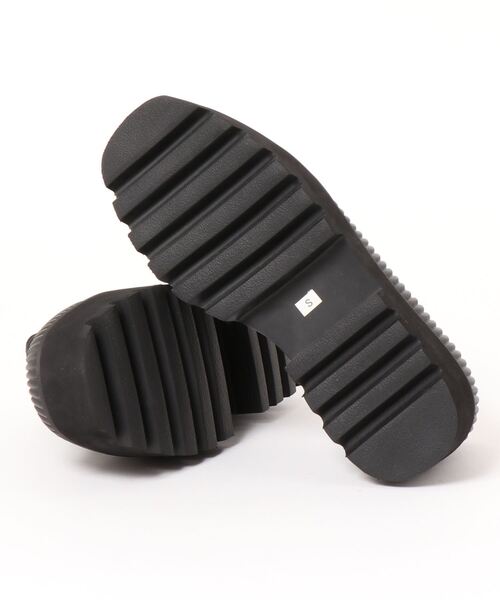 GeeRA(ジーラ)の「レースアップトラックソールシューズ(スニーカー・レディース・アイボリー/ブラック・LARGE/MEDIUM/X-LARGE/SMALL)」の4枚目の写真