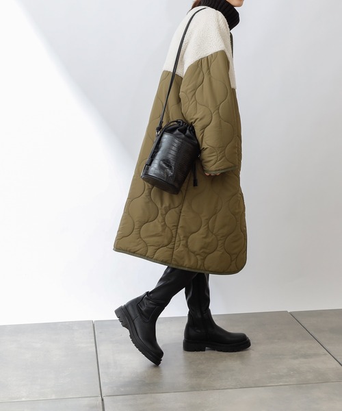 COLONY 2139(コロニートゥーワンスリーナイン)の「ボア×キルトノーカラーロングコート(ノーカラーコート・レディース・ブラック/カーキ/グレイッシュベージュ・FREE)」の14枚目の写真