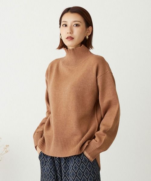 NICOLE white（ニコルホワイト）の「バックスリット ハイネックプルオーバー（ニット/セーター・レディース・オフホワイト/ブラック/モカ/ベージュ/サックスブルー・FREE）」の4枚目の写真