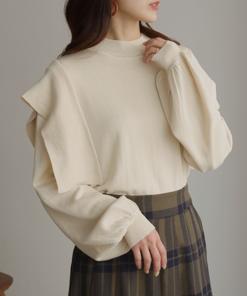 HER CLOSET（ハークローゼット）の「【shemoshelly】フレアパーツボリュームスリーブニット（ニット/セーター・レディース・ライトグレー/ライトブルー/ブラック/グリーン/アイボリー・M）」の2枚目の写真