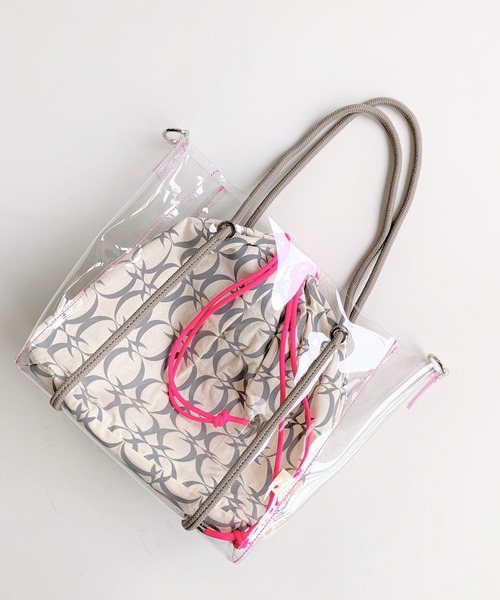 セール Q キュー のトートバッグ クリアトート 75 をセール価格で購入でき