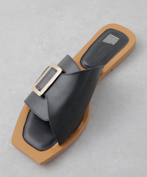 COLONY 2139（コロニートゥーワンスリーナイン）の「スクエアバックルサンダル（サンダル・レディース・ブラック/オフホワイト・24.5/22.5/23.5）」の8枚目の写真