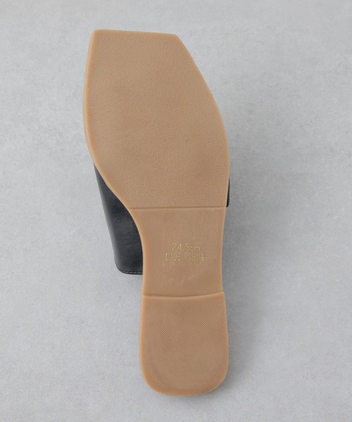 COLONY 2139（コロニートゥーワンスリーナイン）の「スクエアバックルサンダル（サンダル・レディース・ブラック/オフホワイト・24.5/22.5/23.5）」の16枚目の写真