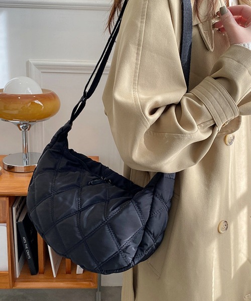 STYLEBLOCK(スタイルブロック)の「キルティングデザインショルダーバッグ(ショルダーバッグ・レディース・ホワイト/ブラック・FREE)」の11枚目の写真