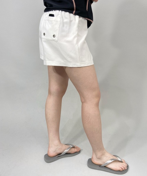 ROXY（ロキシー）の「ROXY/ロキシー 水陸両用ショート丈無地ワンポイントロゴショートパンツ/トランクス/水着   RBS225036（水着・レディース・ホワイト/ブラック・S/M/L）」の14枚目の写真