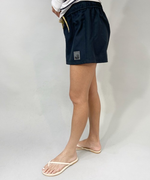 ROXY（ロキシー）の「ROXY/ロキシー 水陸両用ショート丈無地ワンポイントロゴショートパンツ/トランクス/水着   RBS225036（水着・レディース・ホワイト/ブラック・S/M/L）」の11枚目の写真