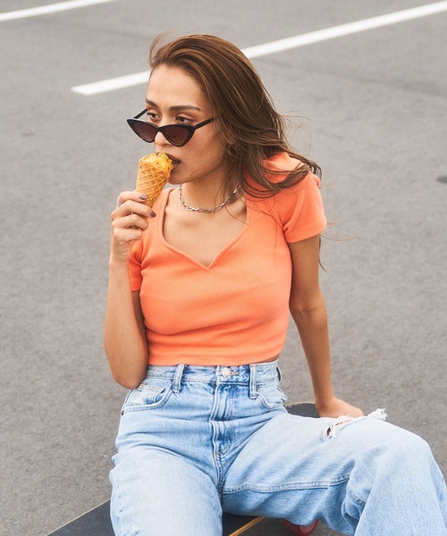 BLONDEY（ブロンディ）の「ハートネックパフスリーブトップス（Tシャツ/カットソー・レディース・ホワイト/ブラック/オレンジ・FREE）」の4枚目の写真