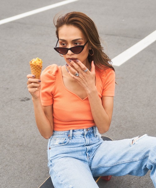 BLONDEY（ブロンディ）の「ハートネックパフスリーブトップス（Tシャツ/カットソー・レディース・ホワイト/ブラック/オレンジ・FREE）」の6枚目の写真