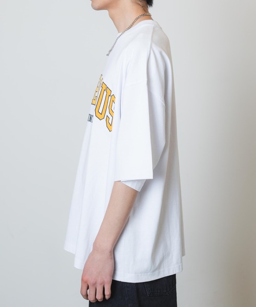 WEGO（ウィゴー）の「WEGO/アクセ付きカレッジ半袖Tシャツ（Tシャツ/カットソー・メンズ・ダークグリーン/ホワイト/ネイビー・MEDIUM/LARGE）」の5枚目の写真