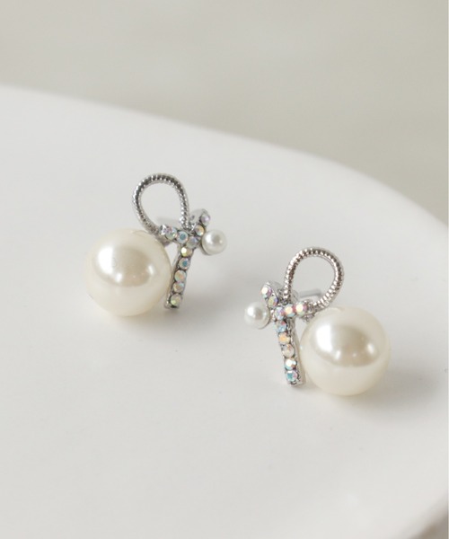 Three Four Time(スリーフォータイム)の「パールリボンピアス【結婚式/パーティ/フォーマル/デイリー】(ピアス(両耳用)・レディース・ゴールド/シルバー・FREE)」の1枚目の写真