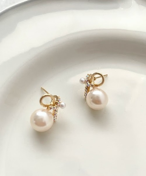 Three Four Time(スリーフォータイム)の「パールリボンピアス【結婚式/パーティ/フォーマル/デイリー】(ピアス(両耳用)・レディース・ゴールド/シルバー・FREE)」の3枚目の写真