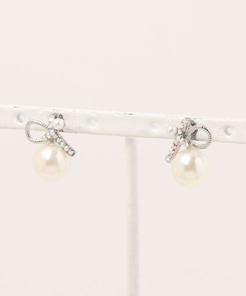 Three Four Time(スリーフォータイム)の「パールリボンピアス【結婚式/パーティ/フォーマル/デイリー】(ピアス(両耳用)・レディース・ゴールド/シルバー・FREE)」の6枚目の写真