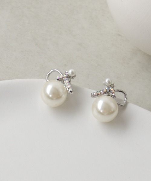 Three Four Time(スリーフォータイム)の「パールリボンピアス【結婚式/パーティ/フォーマル/デイリー】(ピアス(両耳用)・レディース・ゴールド/シルバー・FREE)」の5枚目の写真