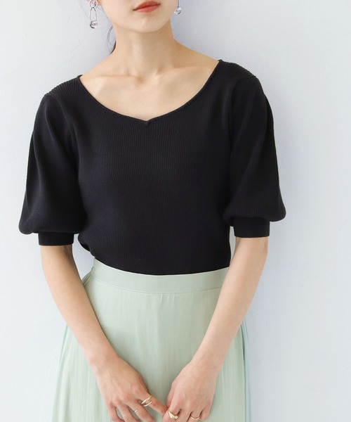 HER CLOSET（ハークローゼット）の「【TWENTY THREE】WEB限定ハートネックパフスリーブリブニットトップス（ニット/セーター・レディース・ブラック/パープル/イエロー/アイボリー・M）」の3枚目の写真