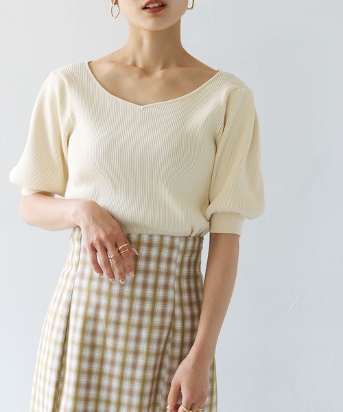 HER CLOSET（ハークローゼット）の「【TWENTY THREE】WEB限定ハートネックパフスリーブリブニットトップス（ニット/セーター・レディース・ブラック/パープル/イエロー/アイボリー・M）」の8枚目の写真