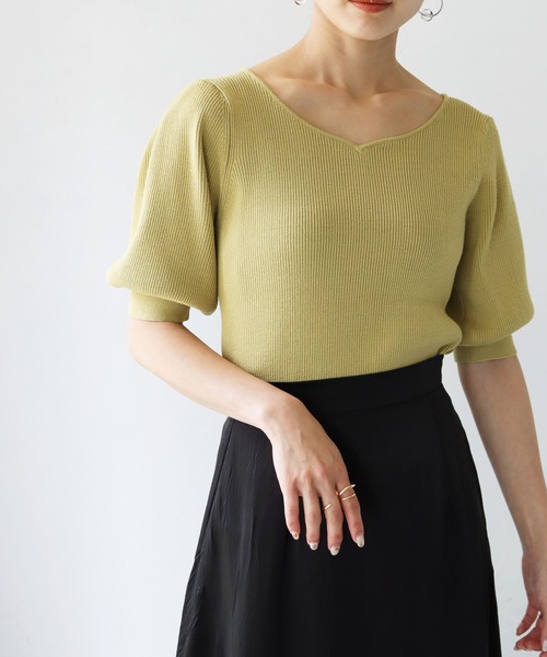 HER CLOSET（ハークローゼット）の「【TWENTY THREE】WEB限定ハートネックパフスリーブリブニットトップス（ニット/セーター・レディース・ブラック/パープル/イエロー/アイボリー・M）」の6枚目の写真