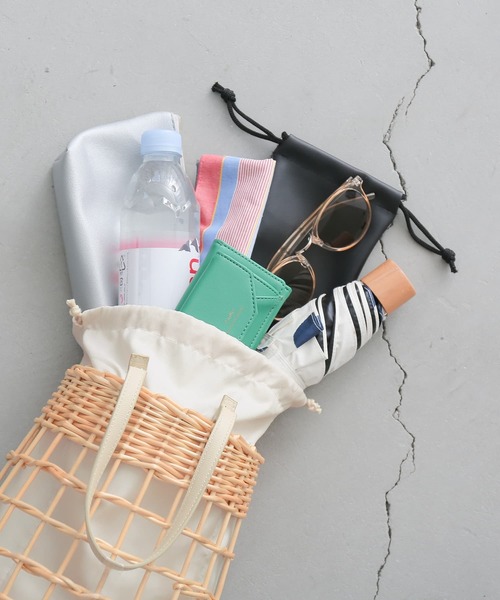 osharewalker（オシャレウォーカー）の「『編み柳巾着カゴバッグ』（かごバッグ・レディース・ブラック/アイボリー・FREE）」の7枚目の写真