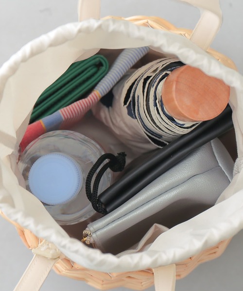 osharewalker（オシャレウォーカー）の「『編み柳巾着カゴバッグ』（かごバッグ・レディース・ブラック/アイボリー・FREE）」の12枚目の写真