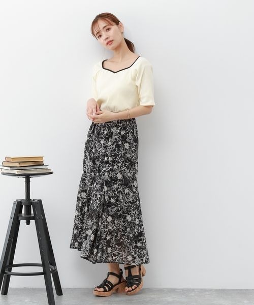 mysty woman（ミスティウーマン）の「バックオープンパイピングプルオーバー 297713（Tシャツ/カットソー・レディース・ブラック/オフホワイト/ベージュ・FREE）」の4枚目の写真