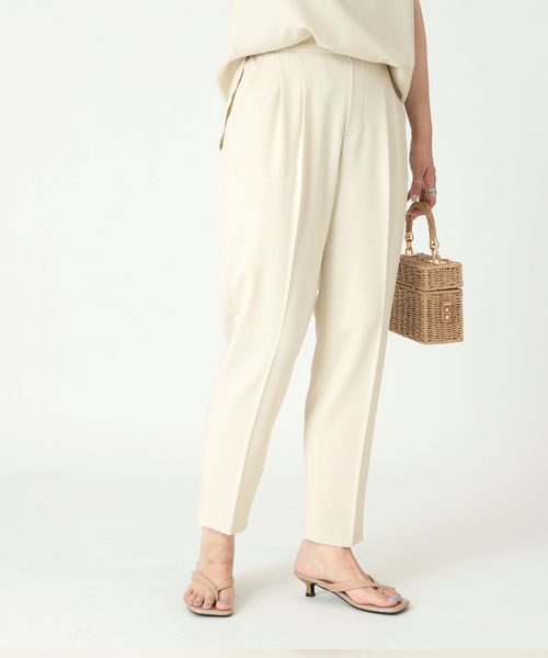 B.C STOCK（ベーセーストック）の「カラーテーパードパンツ（スラックス・レディース・グリーン/ホワイト/ベージュ/ブラック/ピンク・MEDIUM/SMALL）」の2枚目の写真