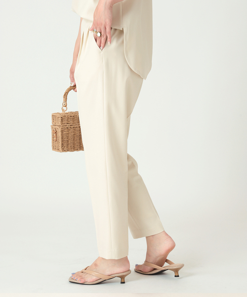 B.C STOCK（ベーセーストック）の「カラーテーパードパンツ（スラックス・レディース・グリーン/ホワイト/ベージュ/ブラック/ピンク・MEDIUM/SMALL）」の13枚目の写真