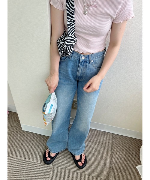 JUMELLE(ジュメロ)の「ローライズデニムパンツ(デニムパンツ・レディース・ブルー・SMALL/MEDIUM)」の4枚目の写真