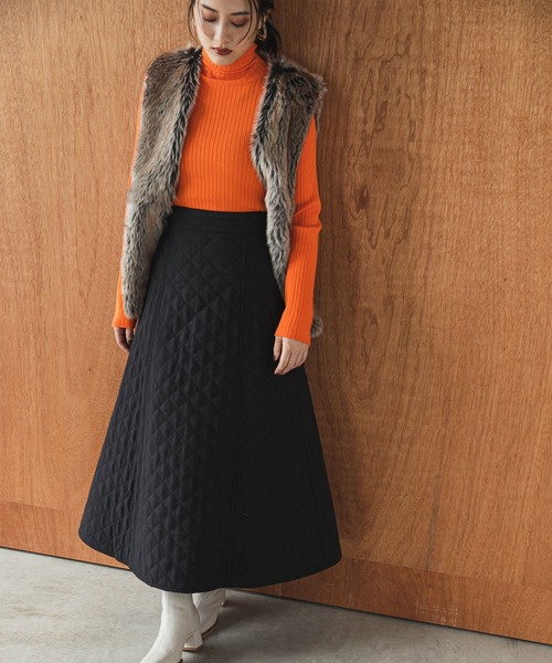 bohmal(ボマール)の「ロングスリーブカラフルリブタートルニット(ニット/セーター・レディース・ブラック/パープル/オフホワイト/ピンク/ライム/オレンジ/ロイヤルブルー/スカイブルー/ホワイト×ブラック/レッド/イエロー/グリーン/グレイッシュブルー/スモークピンク/グレー・FREE)」の20枚目の写真