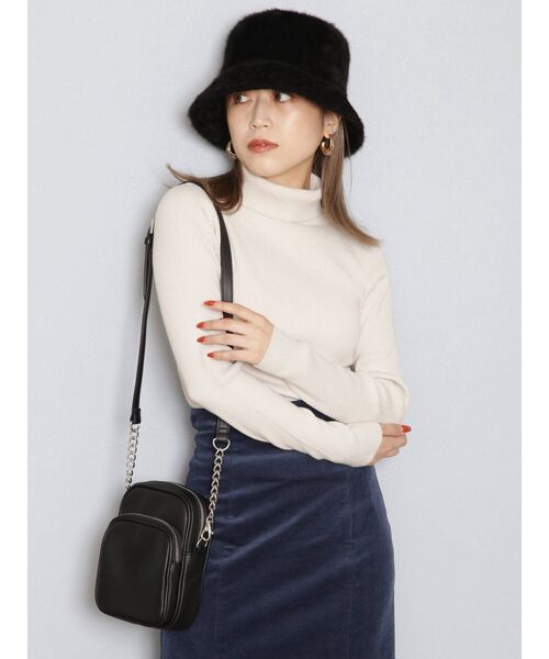 MURUA(ムルーア)の「ミニスクエアバッグ(ショルダーバッグ・レディース・ブラック・FREE)」の3枚目の写真