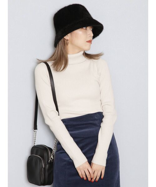 MURUA(ムルーア)の「ミニスクエアバッグ(ショルダーバッグ・レディース・ブラック・FREE)」の4枚目の写真