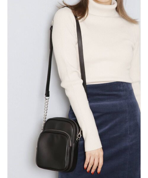 MURUA(ムルーア)の「ミニスクエアバッグ(ショルダーバッグ・レディース・ブラック・FREE)」の6枚目の写真