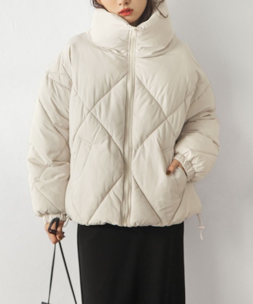 Chillfar(チルファー)の「ダイヤキルトBIG中綿ダウンジャケット(ダウンジャケット/コート・レディース・ブラック/カーキ/アイボリー・MEDIUM/LARGE)」の10枚目の写真