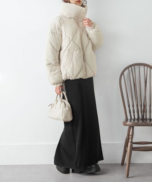 Chillfar(チルファー)の「ダイヤキルトBIG中綿ダウンジャケット(ダウンジャケット/コート・レディース・ブラック/カーキ/アイボリー・MEDIUM/LARGE)」の20枚目の写真