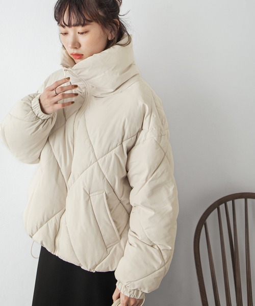 Chillfar(チルファー)の「ダイヤキルトBIG中綿ダウンジャケット(ダウンジャケット/コート・レディース・ブラック/カーキ/アイボリー・MEDIUM/LARGE)」の11枚目の写真