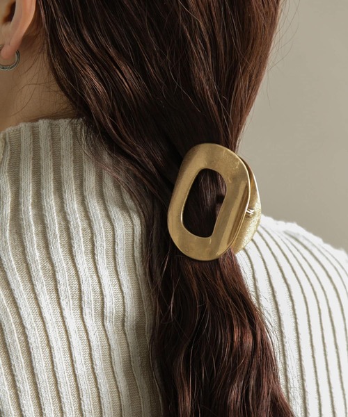 SMELLY（スメリー）の「メタルオーバルバンス（その他ヘアアクセサリー・レディース・シルバー/ゴールド・-）」の3枚目の写真