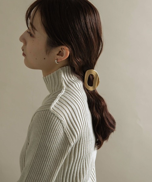 SMELLY（スメリー）の「メタルオーバルバンス（その他ヘアアクセサリー・レディース・シルバー/ゴールド・-）」の4枚目の写真