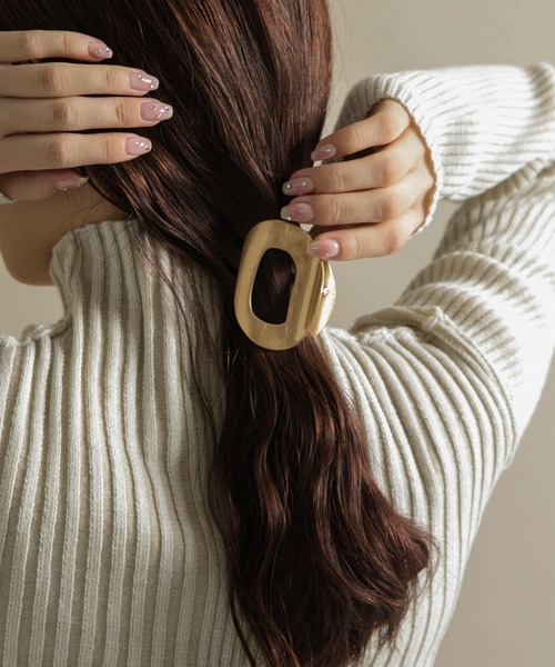 SMELLY（スメリー）の「メタルオーバルバンス（その他ヘアアクセサリー・レディース・シルバー/ゴールド・-）」の5枚目の写真