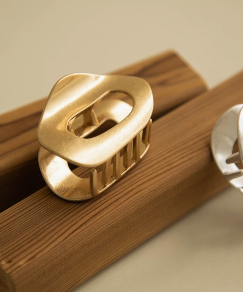 SMELLY（スメリー）の「メタルオーバルバンス（その他ヘアアクセサリー・レディース・シルバー/ゴールド・-）」の6枚目の写真