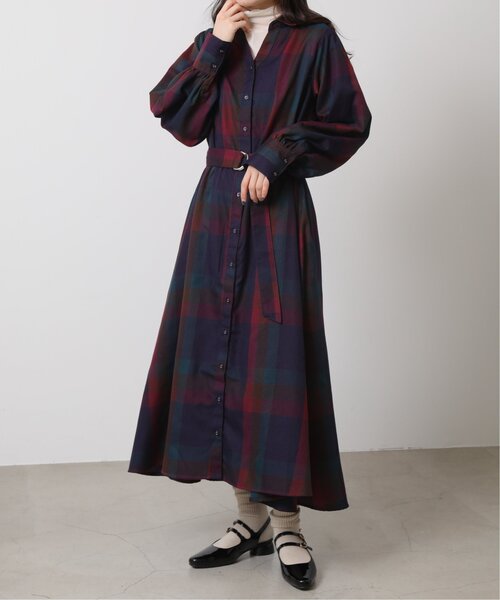 RAY CASSIN（レイカズン）の「チェック柄ウエストベルトスキッパーワンピース（シャツワンピース・レディース・ブラウン/レッド/グリーン/パープル・FREE）」の3枚目の写真