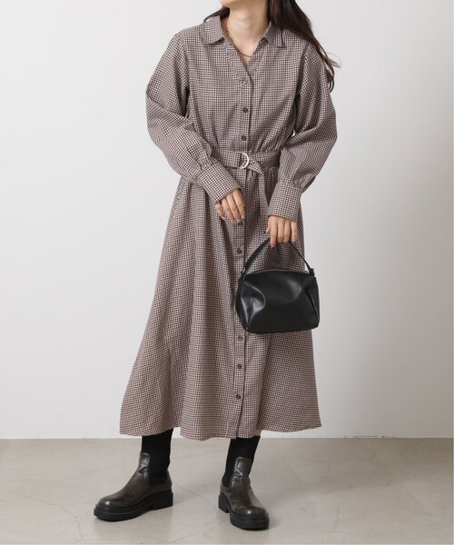 RAY CASSIN（レイカズン）の「チェック柄ウエストベルトスキッパーワンピース（シャツワンピース・レディース・ブラウン/レッド/グリーン/パープル・FREE）」の9枚目の写真