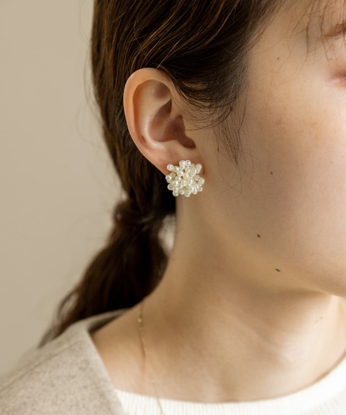 SMELLY(スメリー)の「ツブツブパールピアス(ピアス(両耳用)・レディース・アイボリー・-)」の2枚目の写真