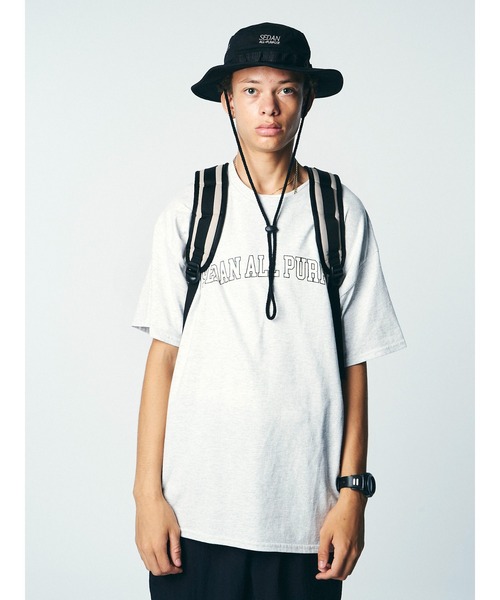 And A(アンドエー)の「SEDAN ALL-PURPOSE セダンオールパーパス / Arch Logo S/S Tee オーバーサイズ アーチロゴプリントTシャツ / SD23S-CT09(Tシャツ/カットソー・メンズ・アッシュグレー/ホワイト・LARGE/X-LARGE)」の1枚目の写真
